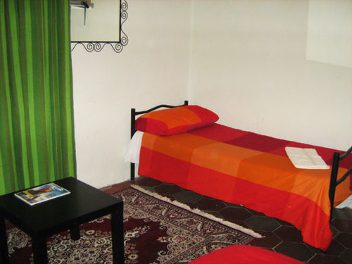 Volturno House Hostal *